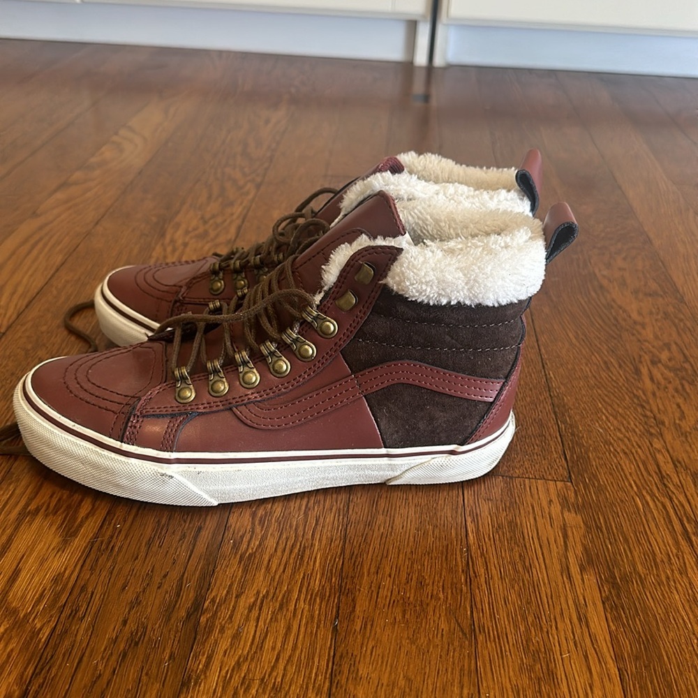 Waterproof/ Weatherproof Vans - Picture 4 of 8